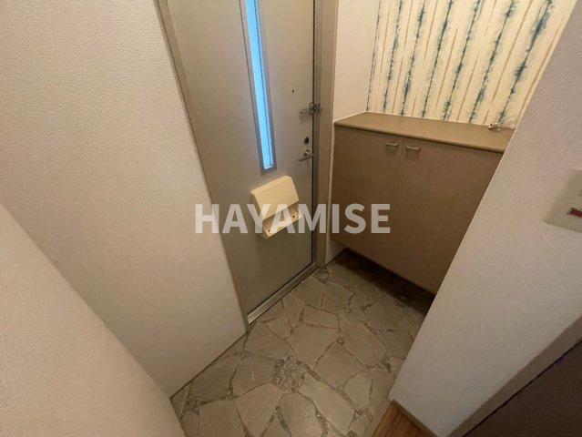 玄関　※同物件反転タイプの写真でございます※現況を優先します※