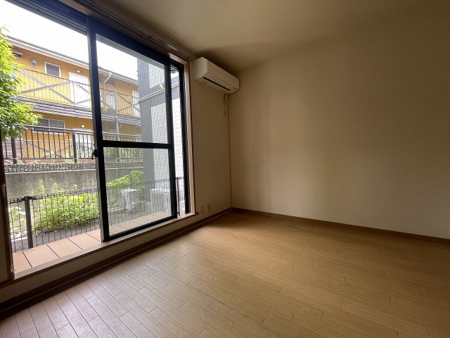 その他部屋・スペース　落ち着いて過ごせるお部屋なので、寝室にいかがでしょうか