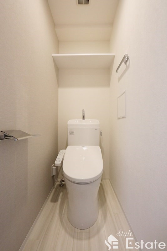 トイレ　温水洗浄便座