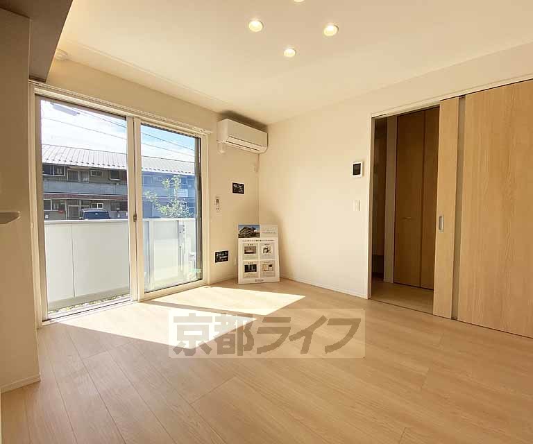 居室・リビング　日当たりの良いリビングです。