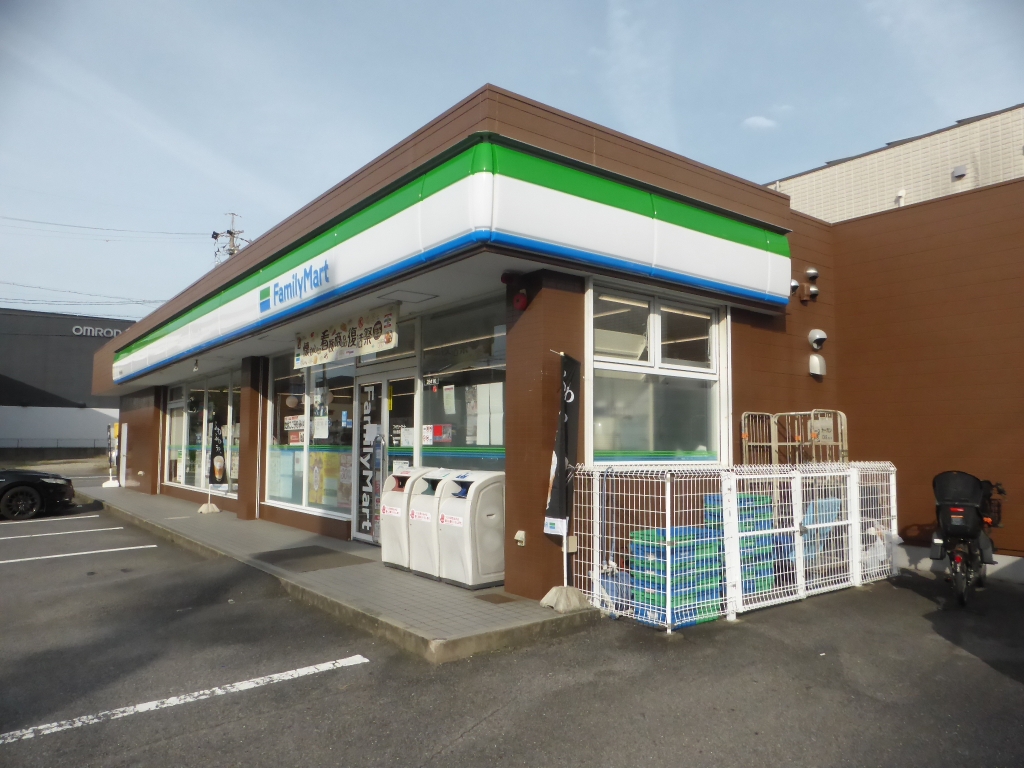 コンビニ　ファミリーマート 刈谷西店（コンビニ）まで120m