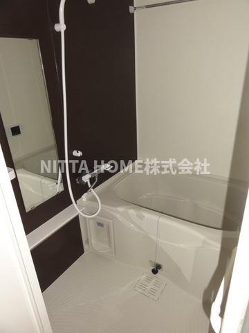 バス・シャワールーム　浴室乾燥機能付きです〇