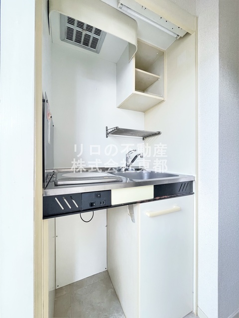 キッチン　キッチンは収納付！調理器具など必要な物を収納できます☆