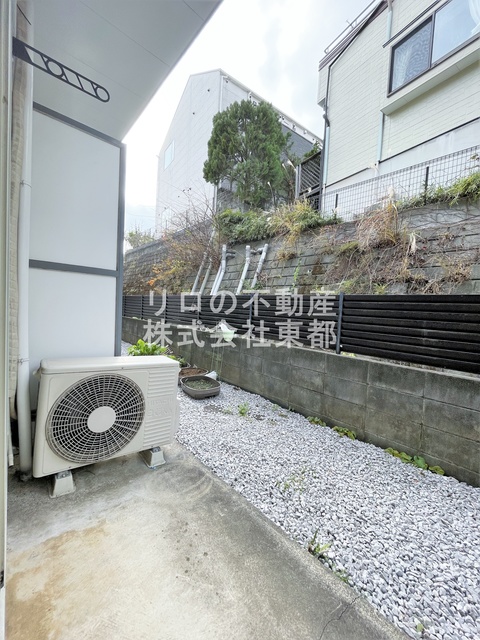 バルコニー　お天気のいい日は外干しもできますね！！