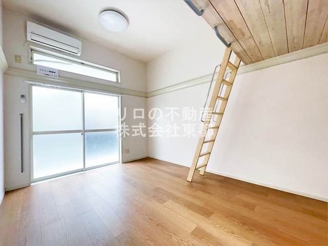 居室・リビング　フローリングで雰囲気のいい内装です！