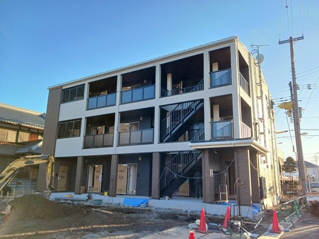 建物外観　建築中