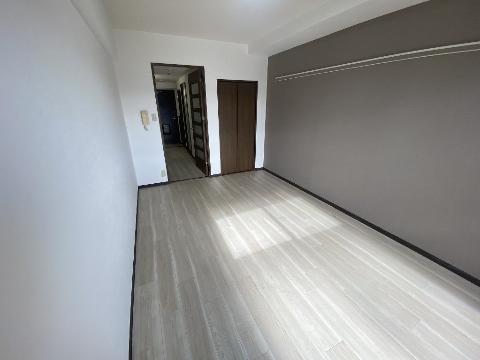 居室・リビング　室内