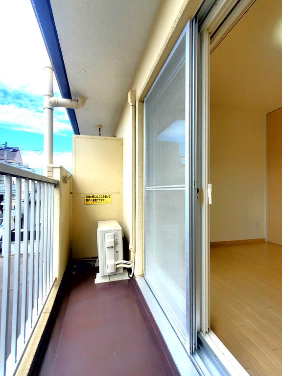 バルコニー　洗濯物もしっかり干せますね。