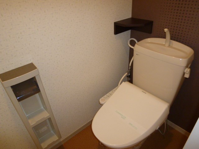 トイレ　ウォシュレット付