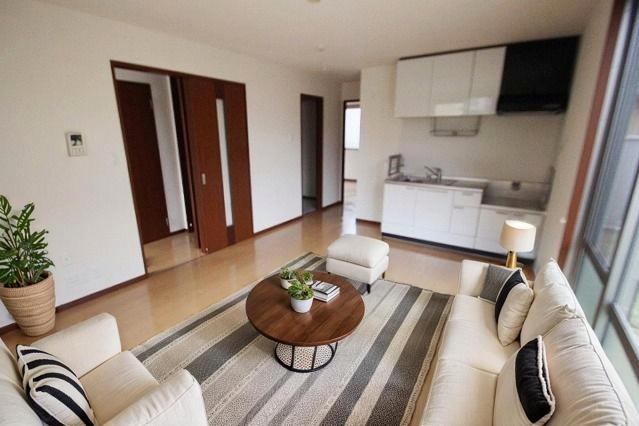 居室・リビング　ＣＧで家具等を配置したもので家具等は含まれません。