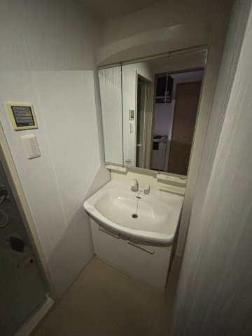 洗面設備　※同物件別号室参考写真
