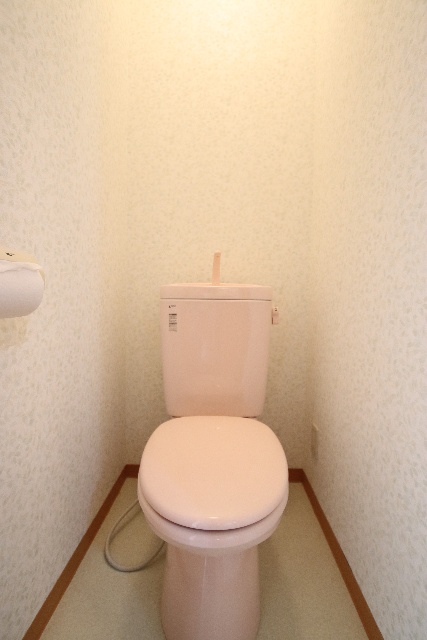トイレ　※別室の参考写真の為、現況優先です。