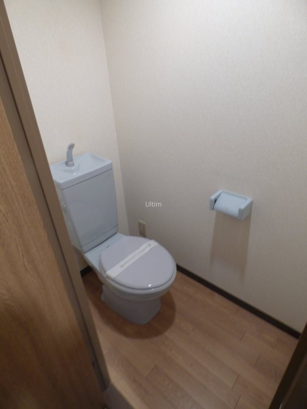 トイレ　別部屋のお写真です。ご参考までに！