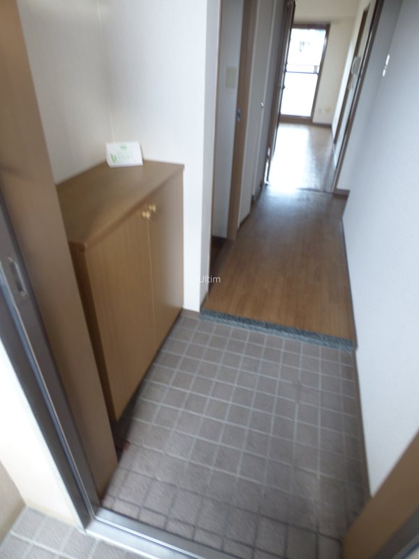 玄関　別部屋のお写真です。ご参考までに！