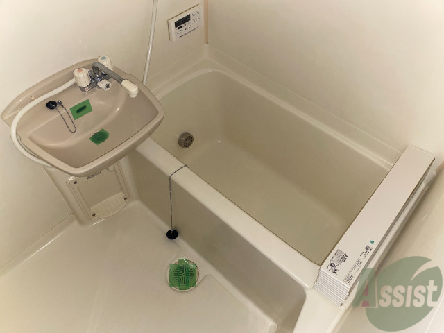 バス・シャワールーム　ゆったりくつろげる広さのあるお風呂となっております