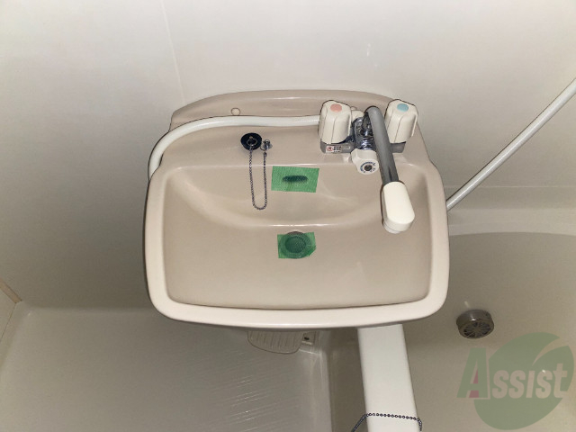 洗面設備　朝の支度ができる、洗面台も付いておりますね