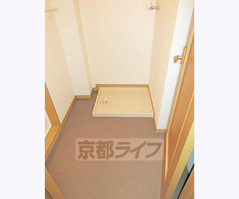 洗面設備　洗面台横に置けます・
