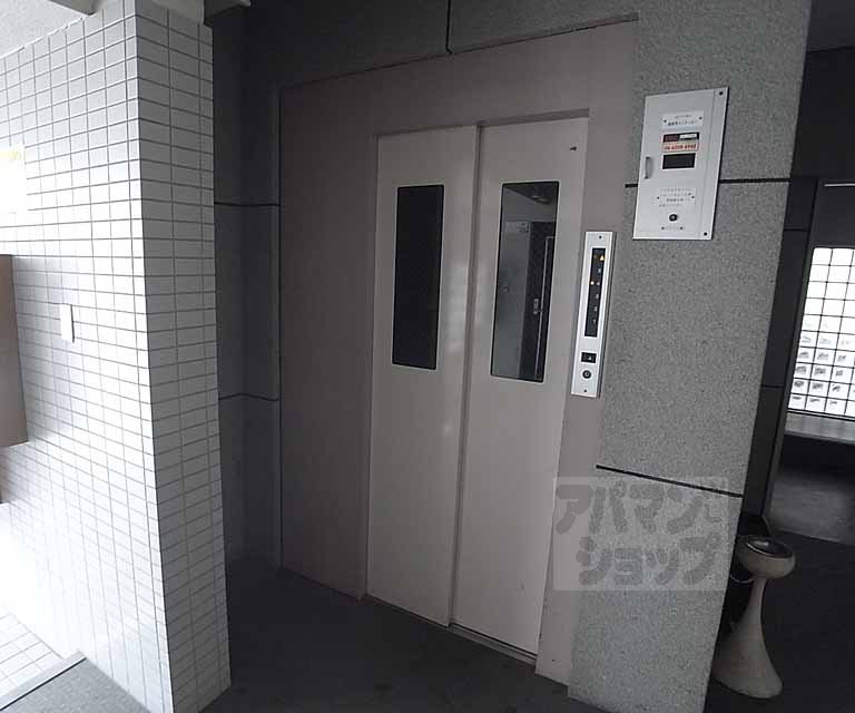 その他　エレベーター付き