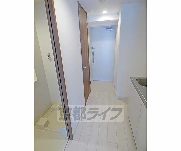 その他部屋・スペース　すっきりとした廊下。