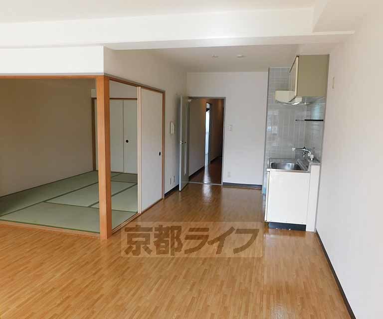 居室・リビング　広々しております