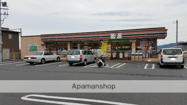 コンビニ　セブンイレブン（コンビニ）まで710m