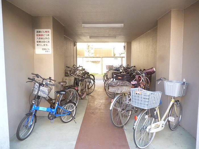 その他共有部分　駐輪スペースは屋内にございます♪