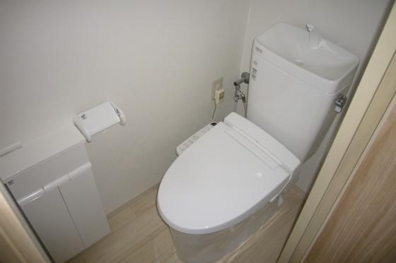 トイレ　トイレ