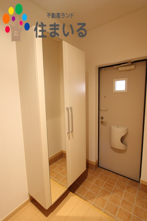 玄関　※写真は同型タイプとなります