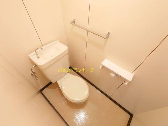 トイレ　他のお部屋の写真になります。