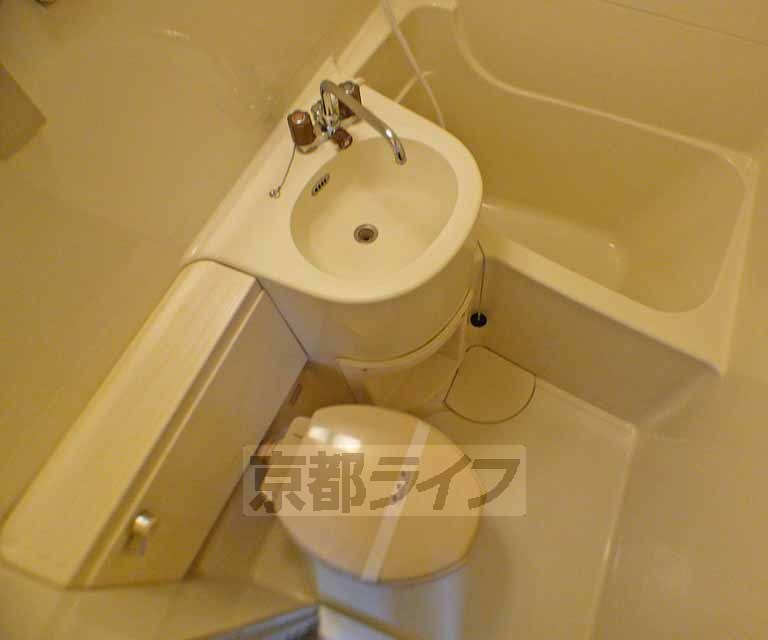 バス・シャワールーム　３点ユニットバスです。