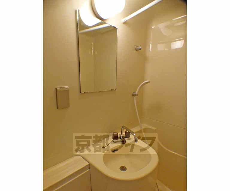 洗面設備　ユニットバスの洗面です。