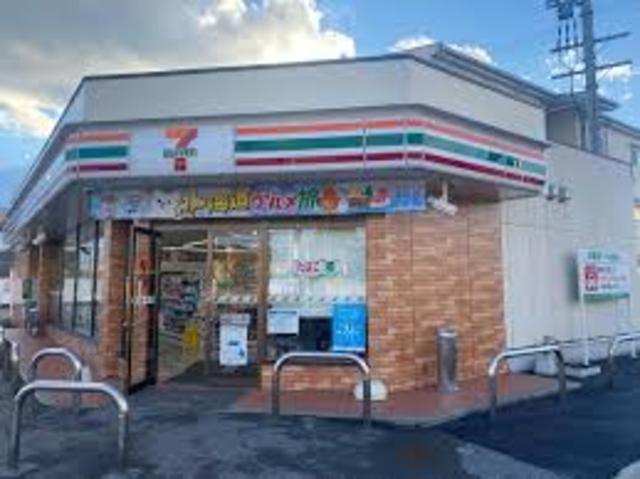 コンビニ　セブンイレブン姫路宇佐崎北2丁目店（コンビニ）まで206m