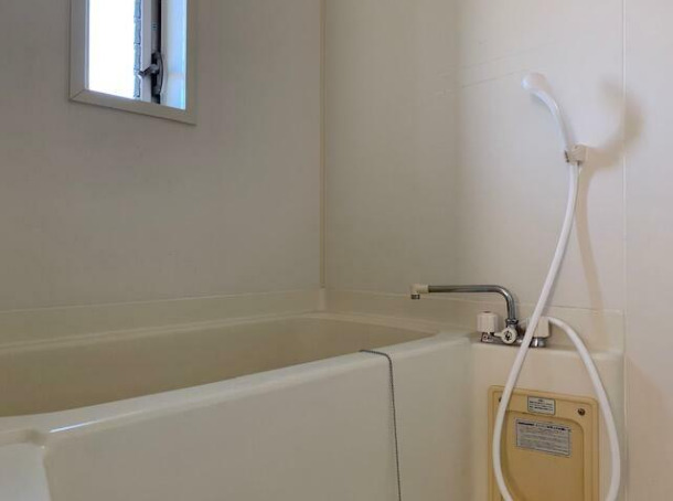 バス・シャワールーム　落ち着いた空間のお風呂です