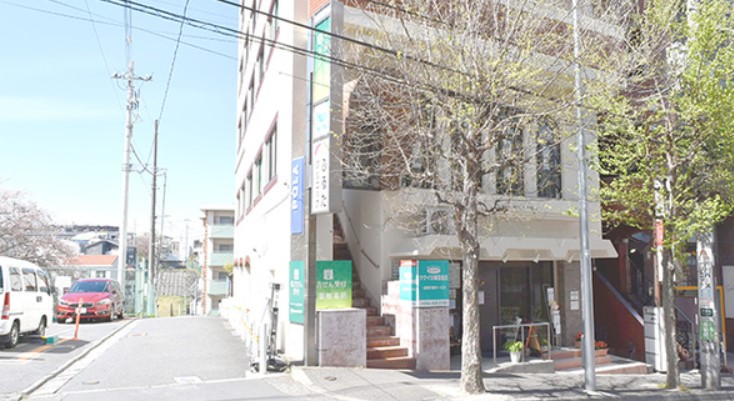 ドラックストア　薬樹薬局百合ケ丘（ドラッグストア）まで448m