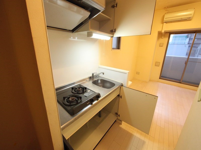 キッチン　システムキッチン（ガス2口コンロ付）