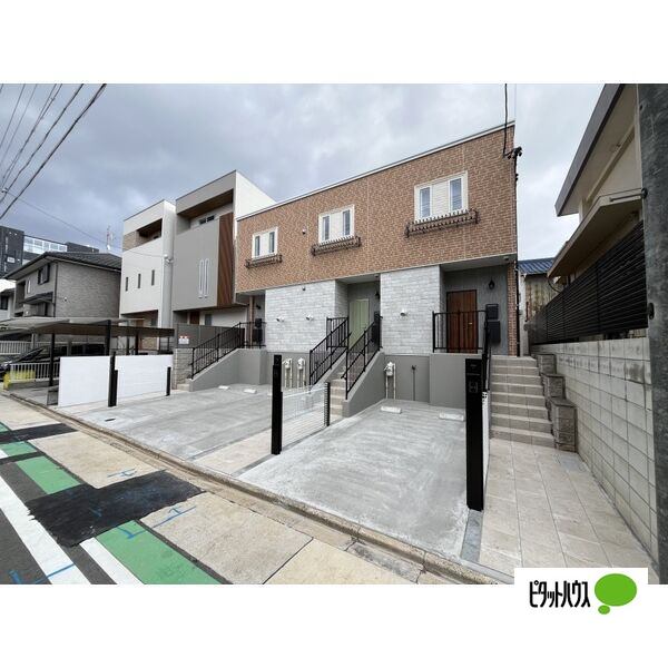 地下鉄鶴舞線 川名駅 徒歩11分 2階建 築3年の外観写真