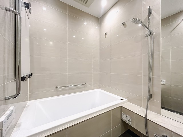 バス・シャワールーム　※写真は同タイプ住戸です。