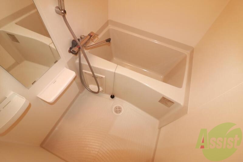 バス・シャワールーム　浴室乾燥機付きのお風呂です。