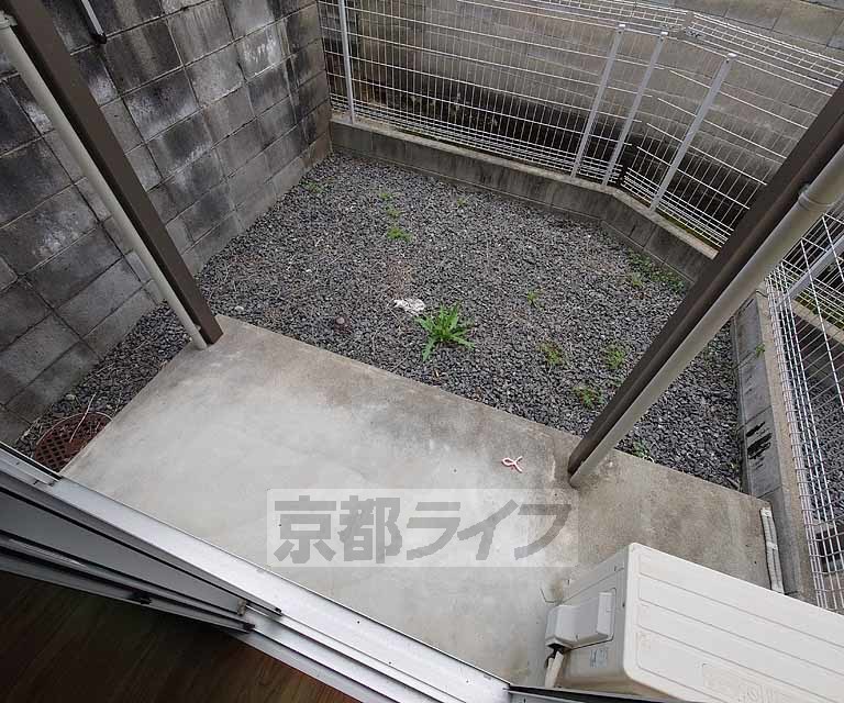 バルコニー　ゆとりのあるベランダです。