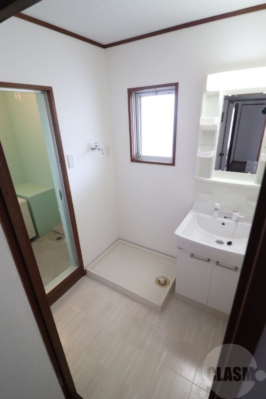 洗面設備　シャンプードレッサー付の洗面台