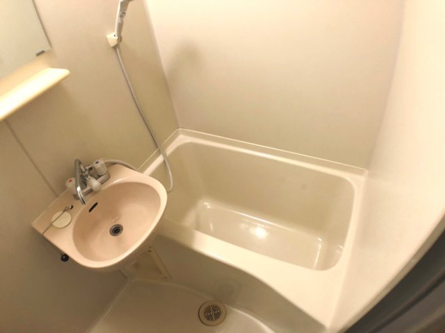 バス・シャワールーム　落ち着く空間のバスルーム♪