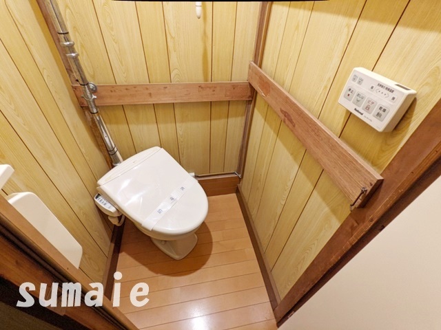 トイレ　トイレには窓有り！