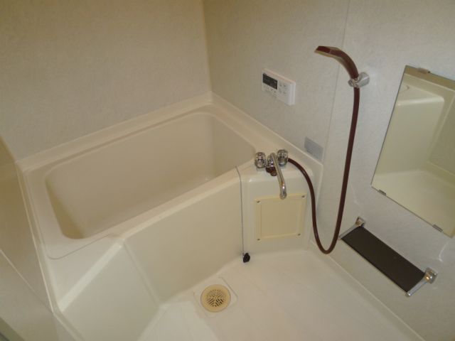 バス・シャワールーム　追炊き機能付きのバスルーム