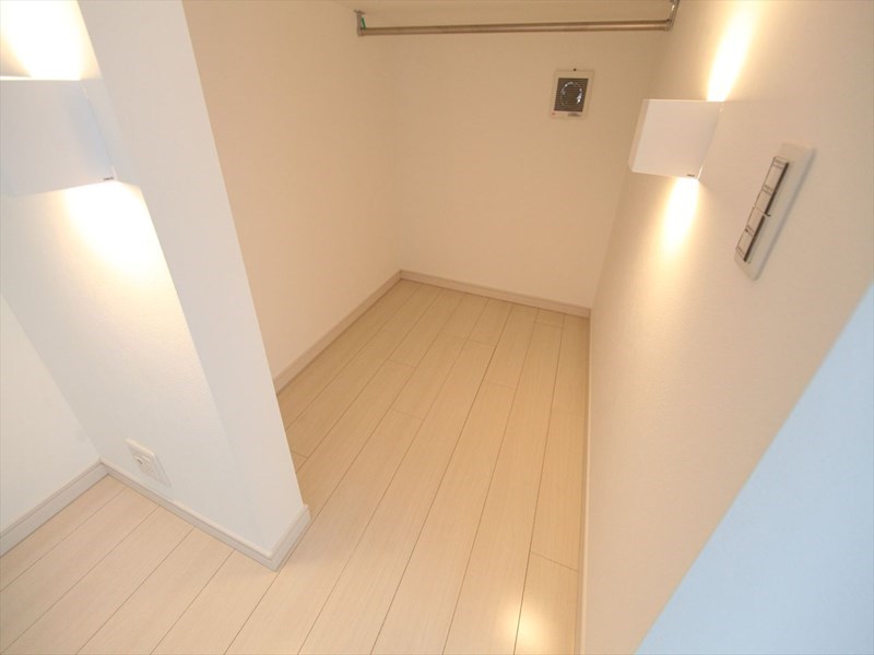 収納　ウォークインクローゼット（収納充実してます）