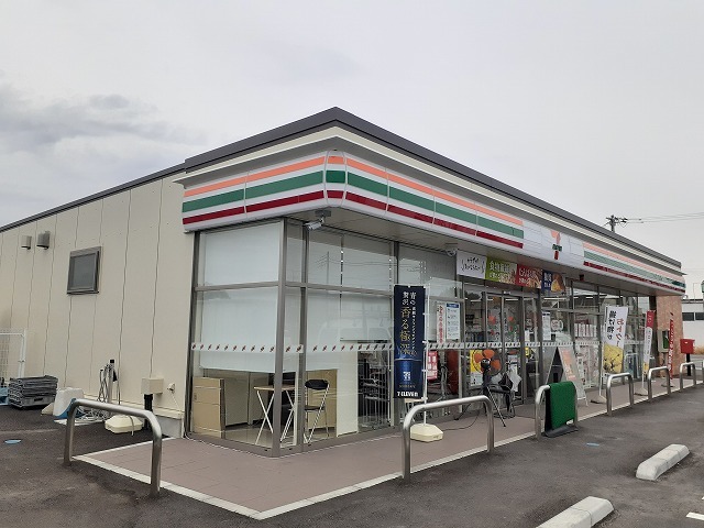 コンビニ　セブンイレブン高勢町店（コンビニ）まで270m