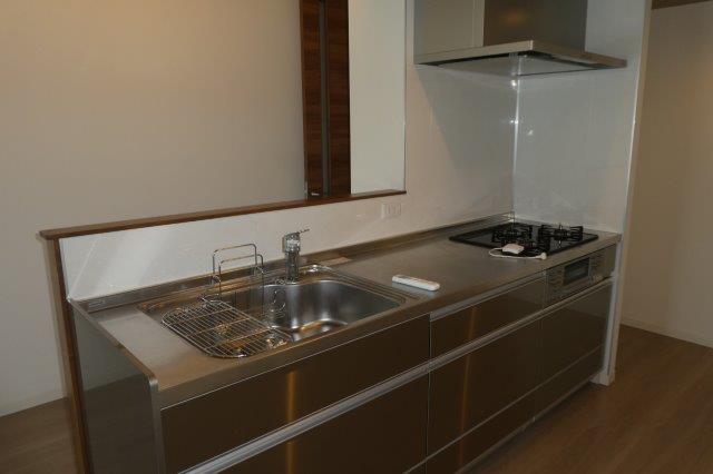 キッチン　３口ガスコンロ付システムキッチン