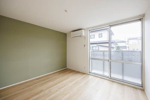 居室・リビング　※別号室の写真となります。