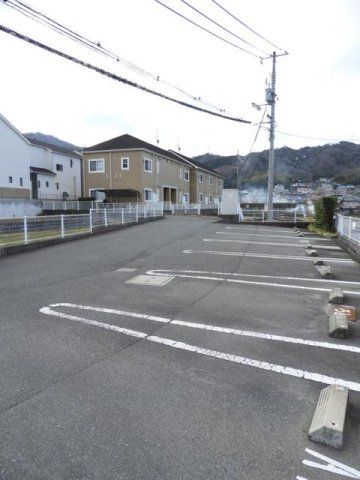 駐車場　車をお持ちの方に嬉しい駐車場付きの物件です