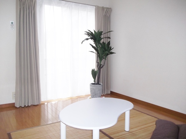 居室・リビング　※備品は契約に含まれません