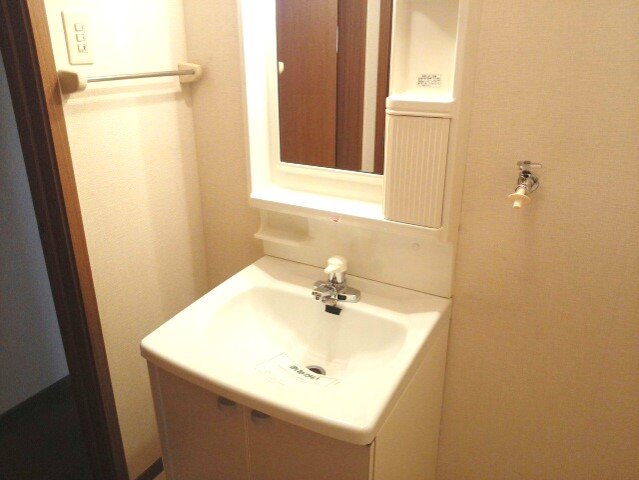 洗面設備　脱衣スペースもあります